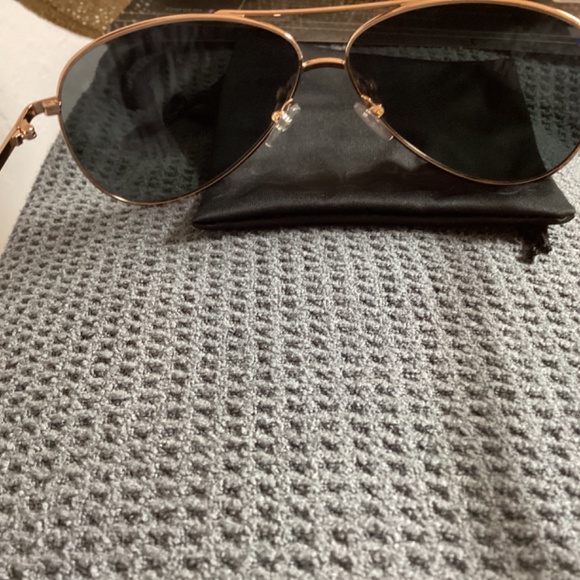 Joe’s Aviator Sunglasses - Picture 5 of 6